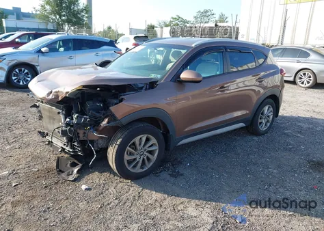 2017 Hyundai Tucson Limited/Sport And Eco/Se z USA, uszkodzony, nr VIN KM8J3CA40HU454425